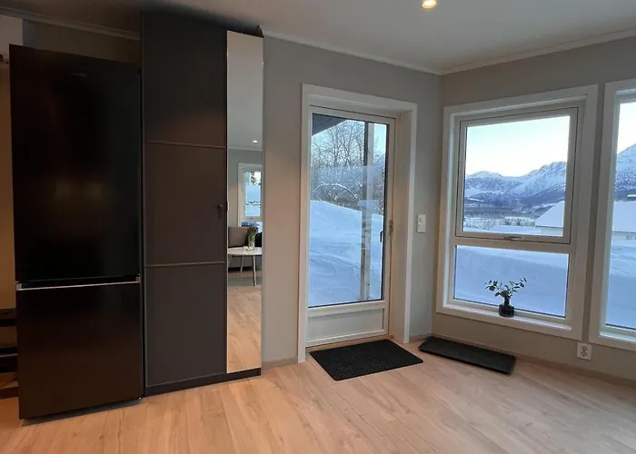 Mountain View Isfjorden