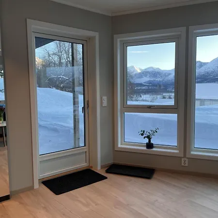Mountain View Apartamento Isfjorden
